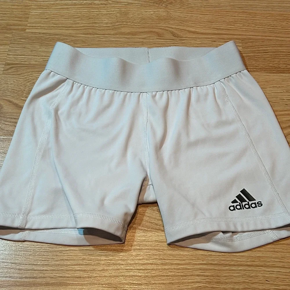 Adidas Aeroready White Compression Shorts Womens Small‎ 4 Inch Inseam Athletic